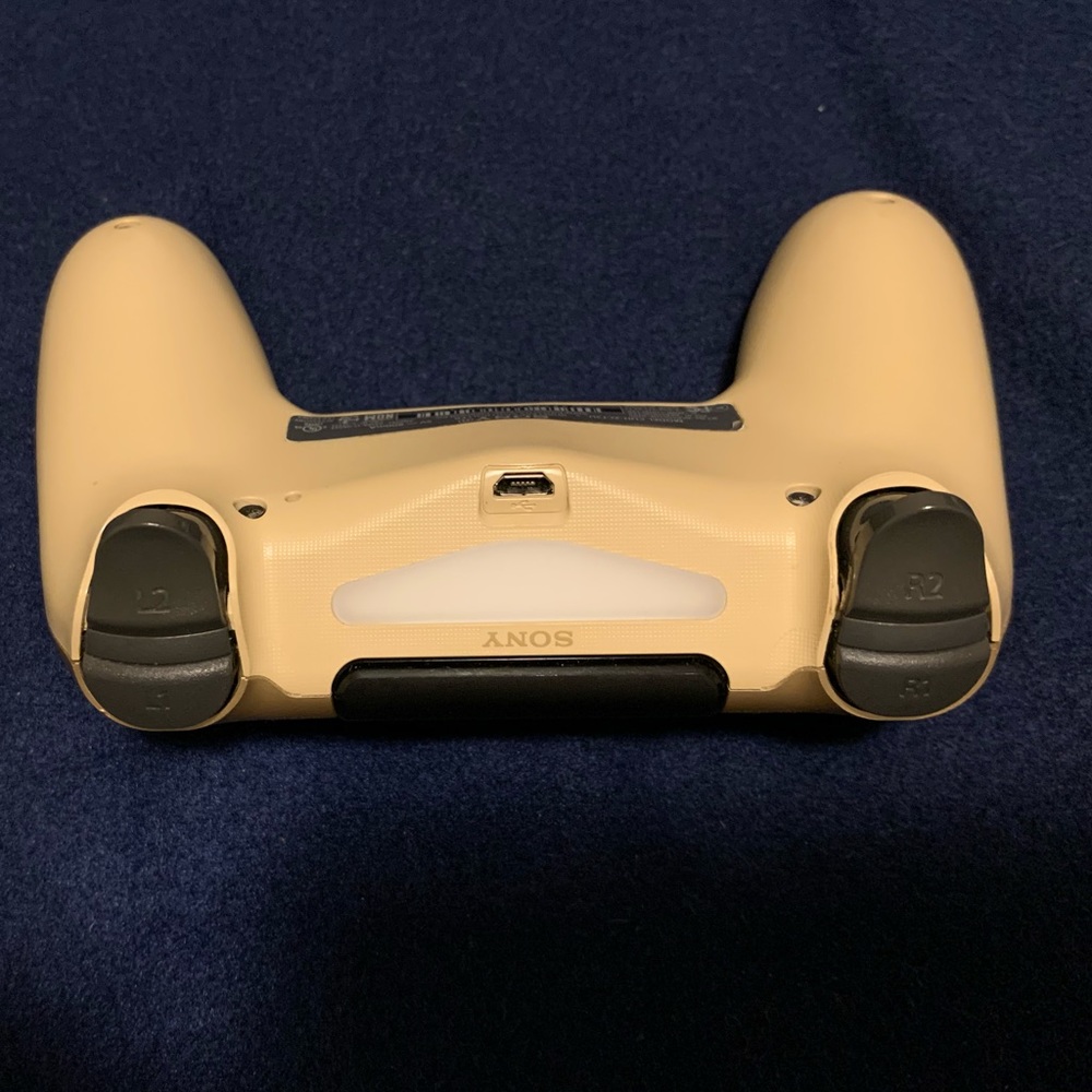 PS4 Controller - Picture 5 of 6